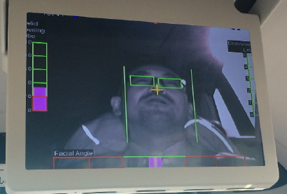 メーターパネルに装備されたカメラ